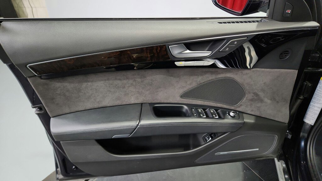 Used 2015 Audi A8 L 3.0T w/ Premium Package image 27