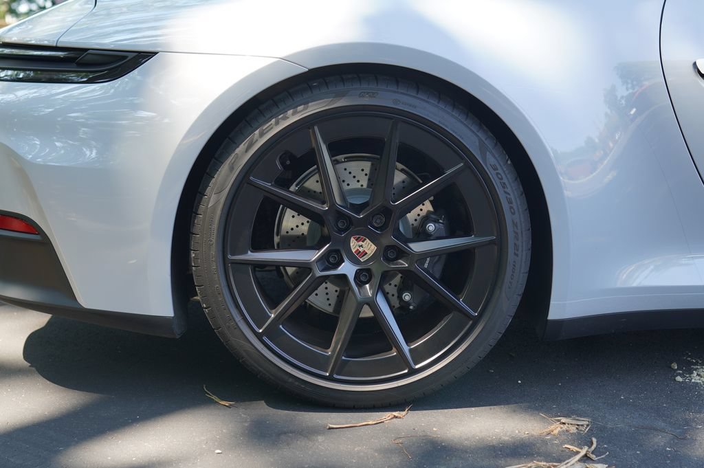 Used 2025 Porsche 911 Carrera T RWD image 29
