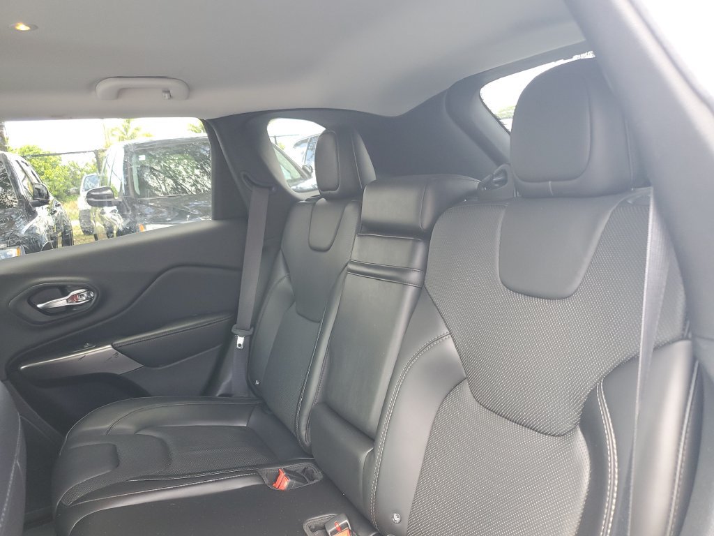 Used 2019 Jeep Cherokee Limited AWD/4WD image 13