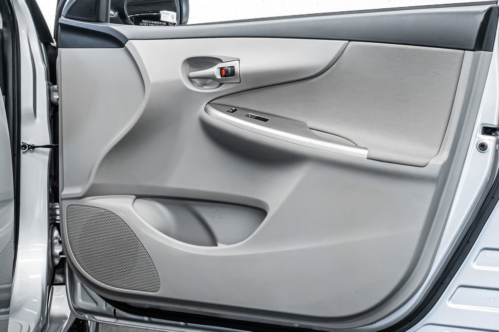 Used 2012 Toyota Corolla LE image 10