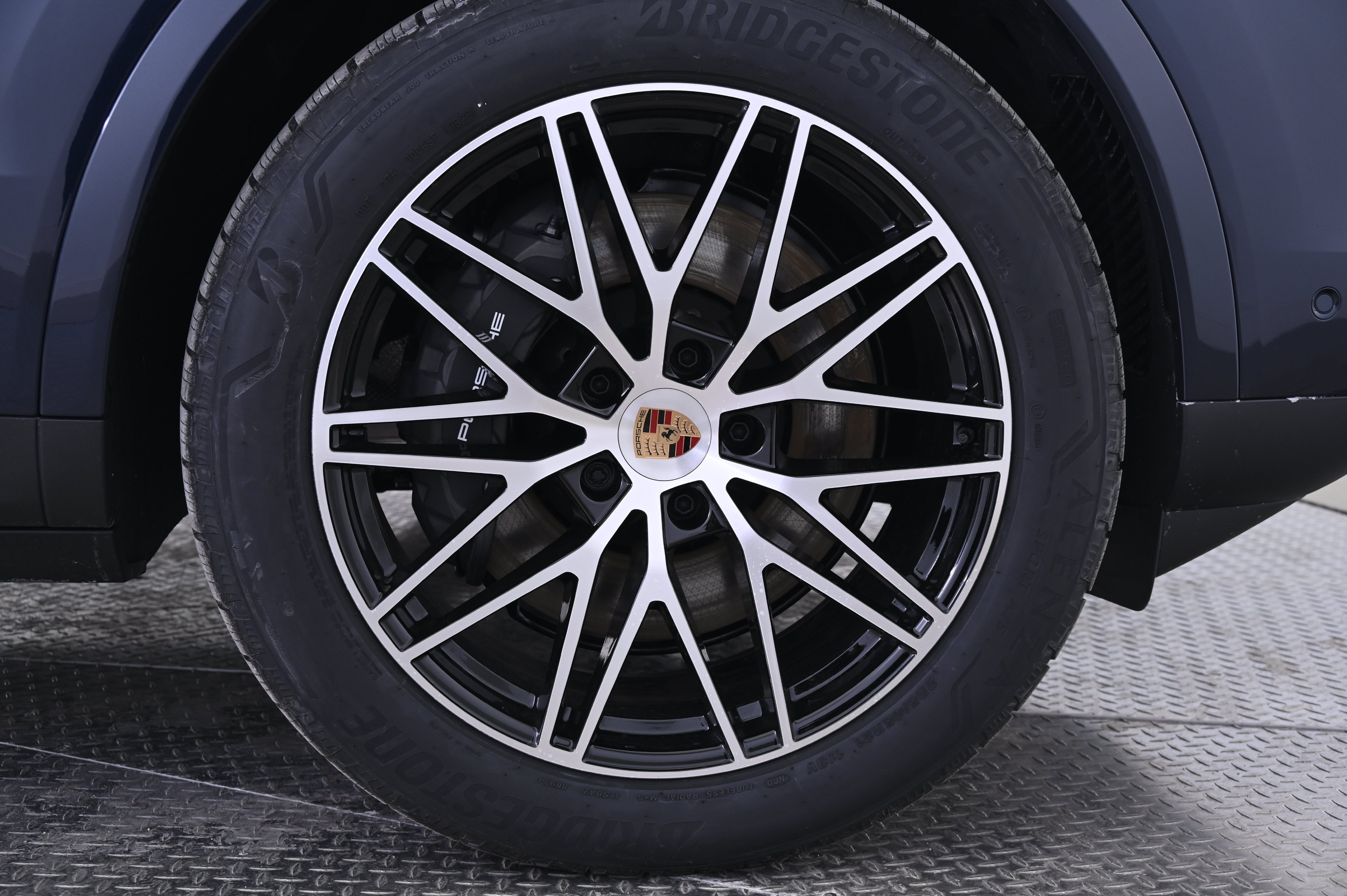 Certified 2026 Porsche Cayenne AWD/4WD image 14