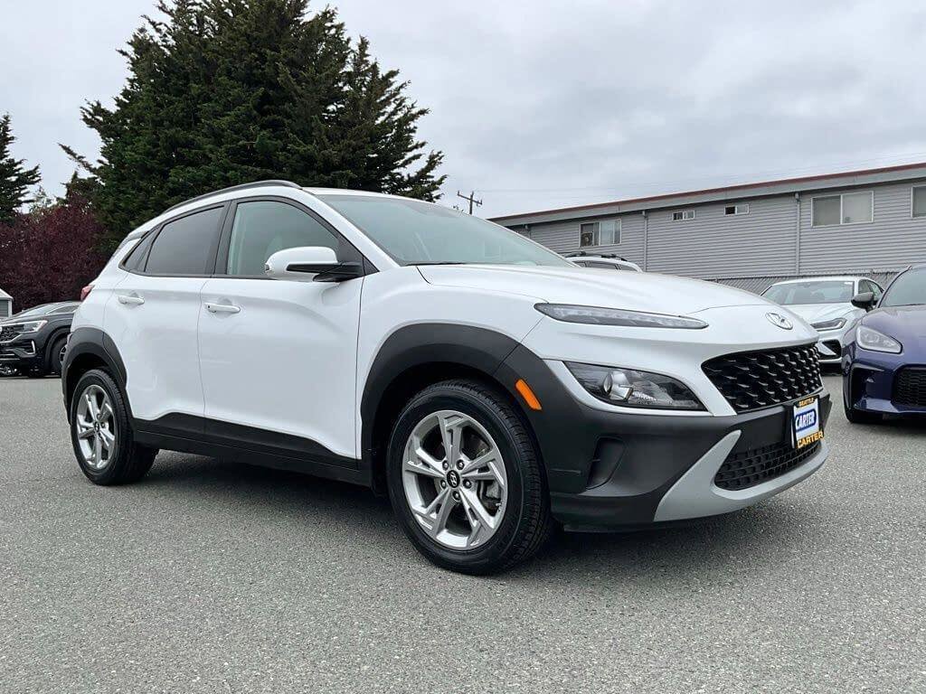 Used 2023 Hyundai Kona SEL AWD/4WD image 2