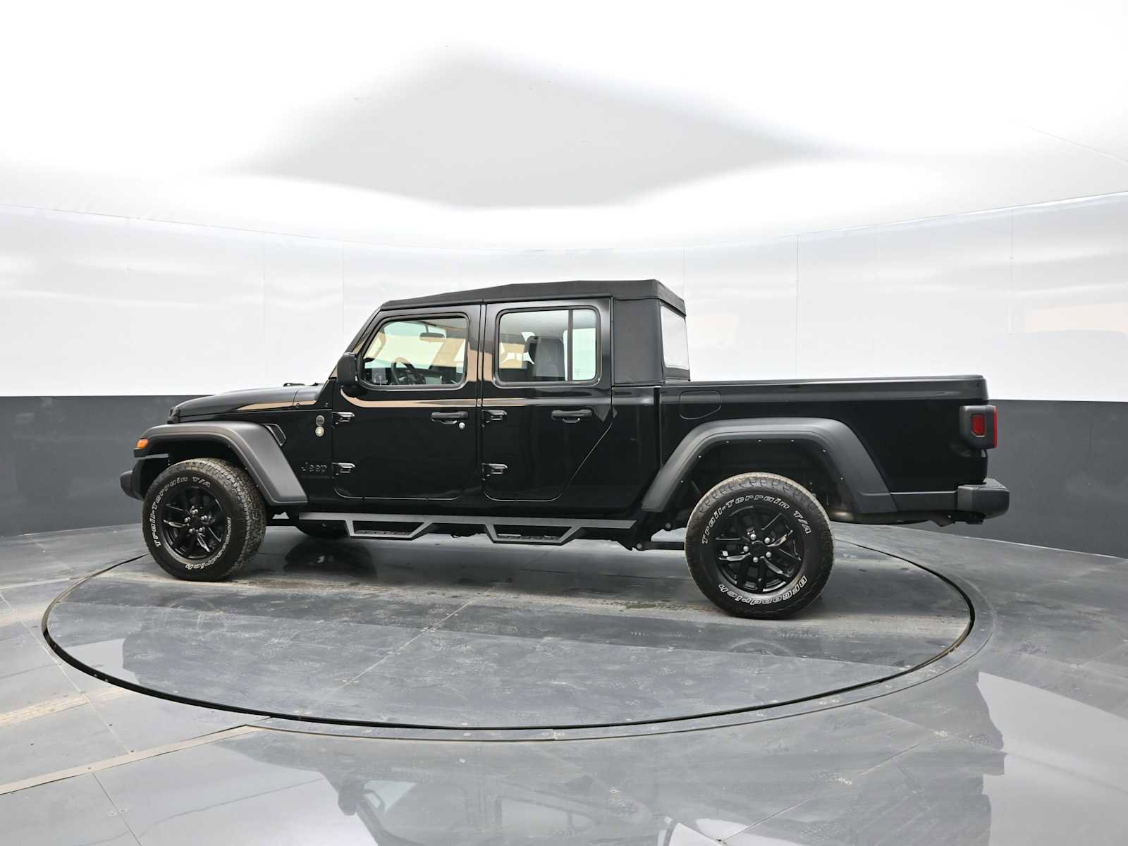 Used 2022 Jeep Gladiator Sport w/ Trailer Tow Package image 6