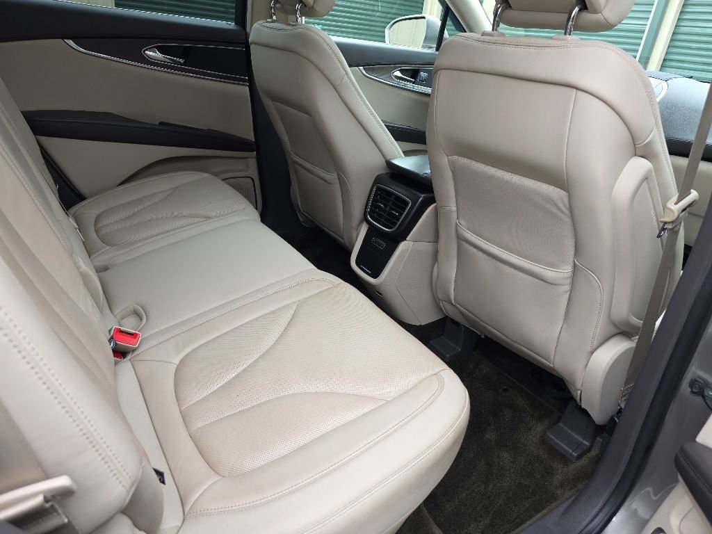 Used 2017 Lincoln MKX Reserve w/ Lincoln MKX Climate Package AWD/4WD image 16