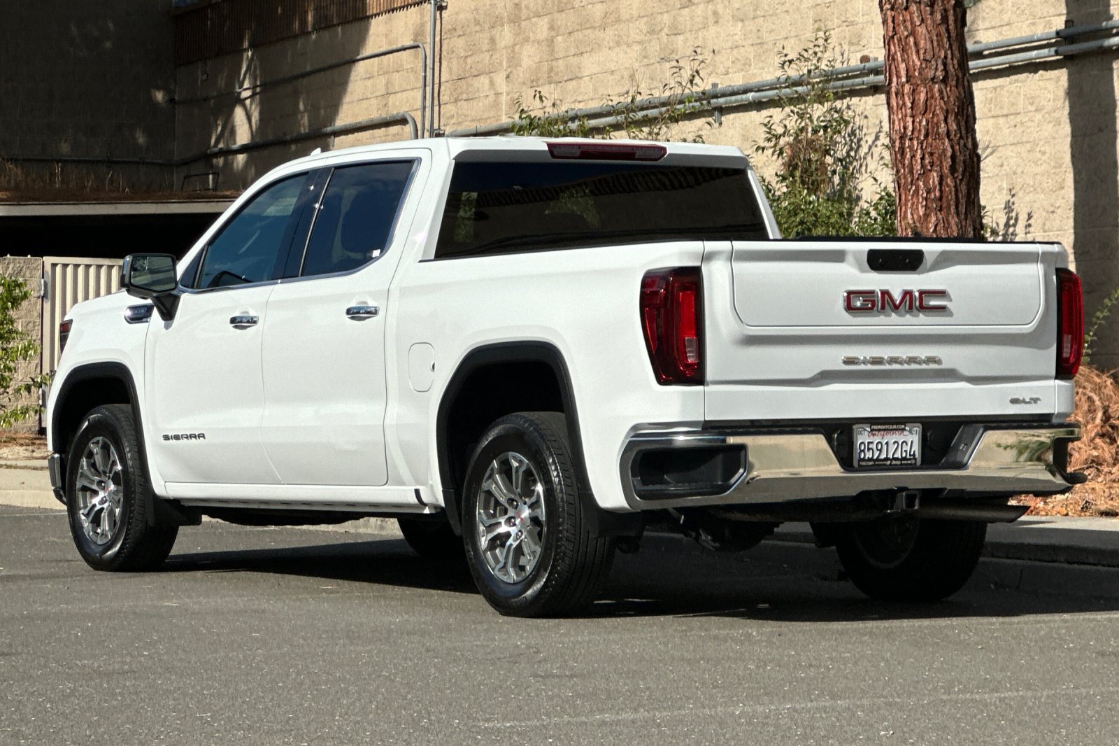 Used 2026 GMC Sierra 1500 SLT RWD image 5