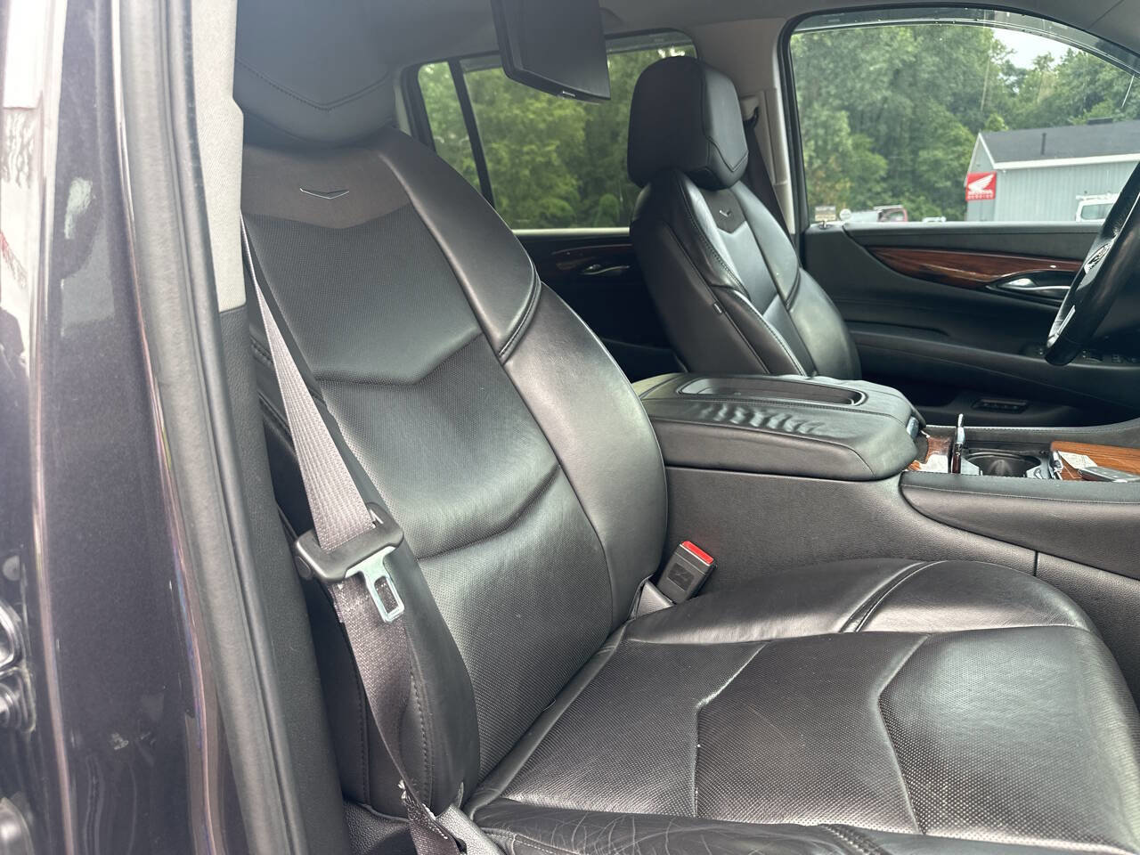 Used 2015 Cadillac Escalade ESV Luxury image 34