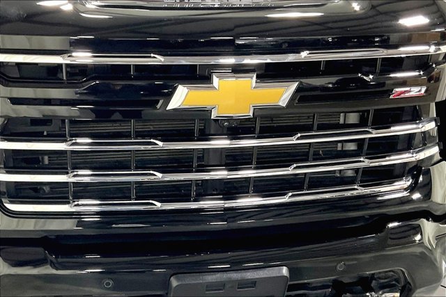 Used 2025 Chevrolet Silverado 2500 LTZ w/ Z71 Chrome Sport Edition AWD/4WD image 30