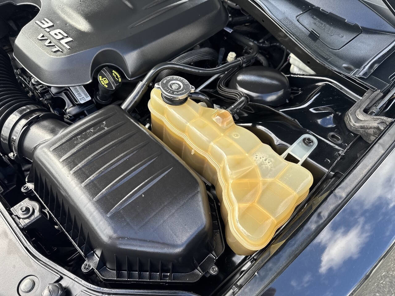 Used 2015 Dodge Charger SE w/ Popular Equipment Group image 28