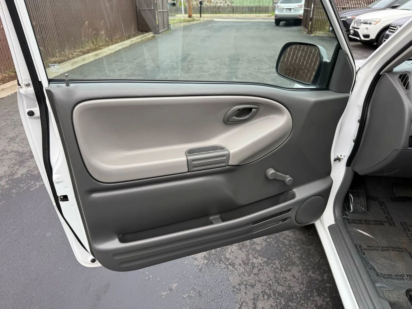 Used 2003 Chevrolet Tracker 4WD Convertible image 10