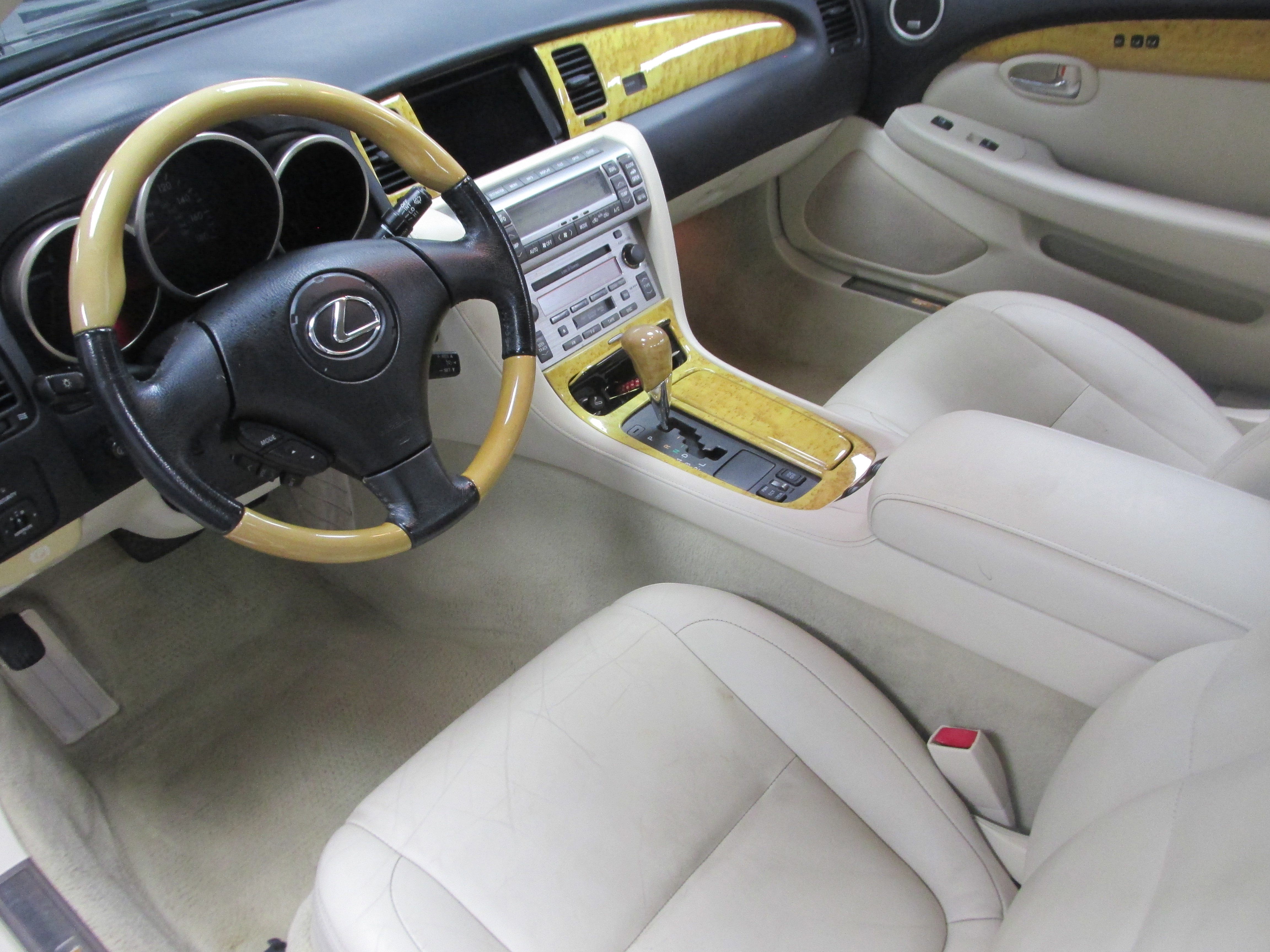 Used 2005 Lexus SC 430 Convertible RWD image 22