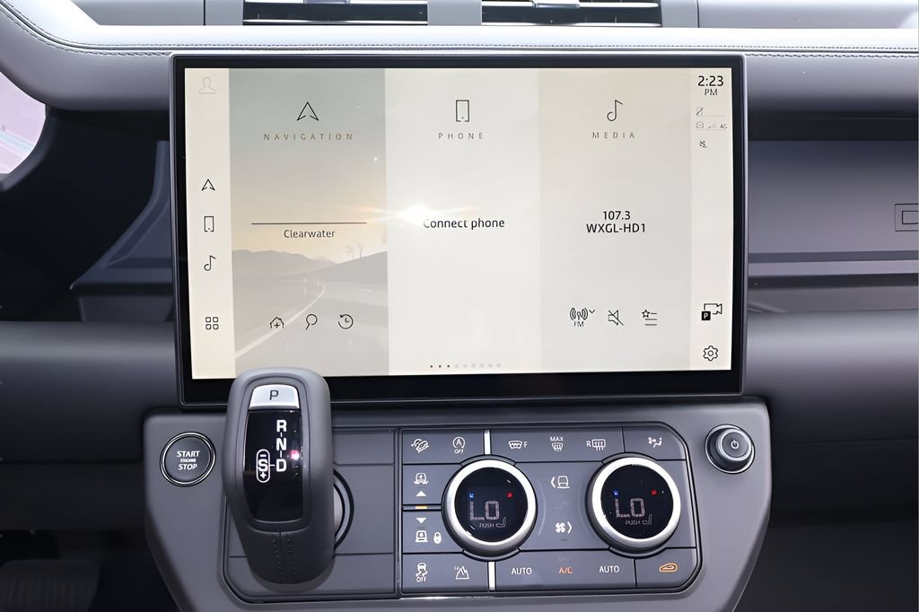 New 2026 Land Rover Defender 90 X-Dynamic SE AWD/4WD image 18