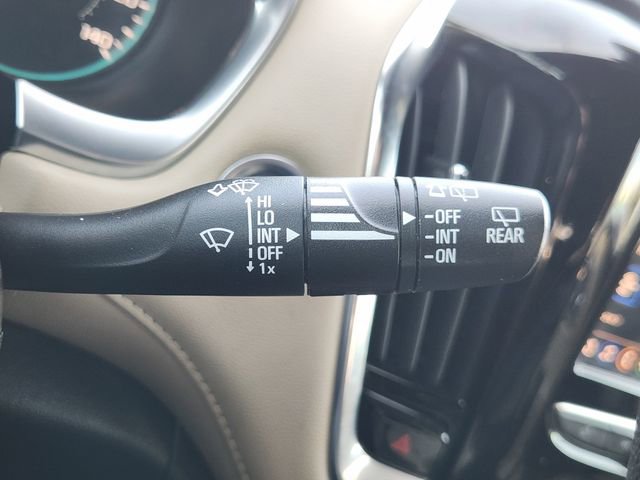 Used 2022 Chevrolet Traverse LS image 26