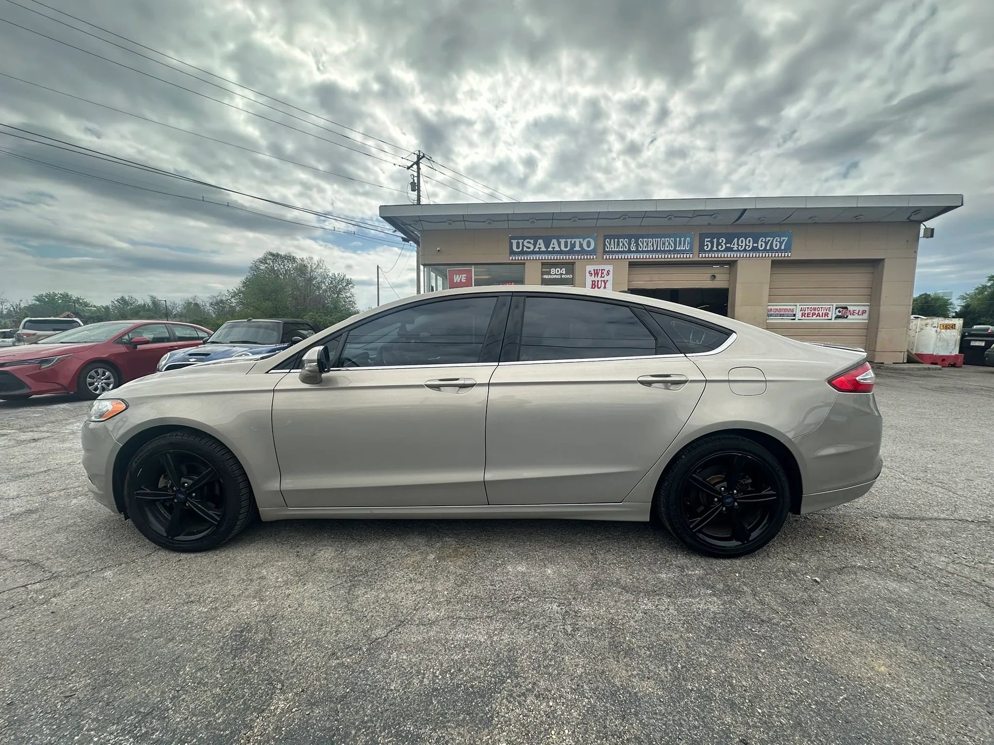 Used 2016 Ford Fusion SE w/ Equipment Group 201A image 3