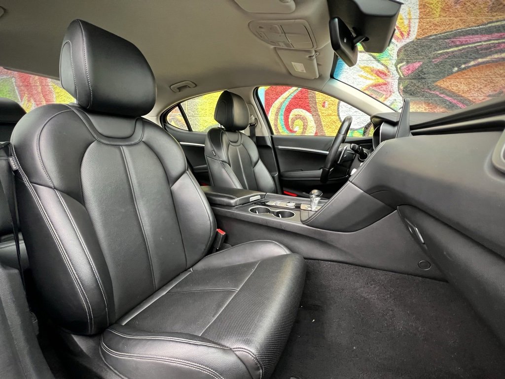 Used 2022 Genesis G70 2.0T image 30