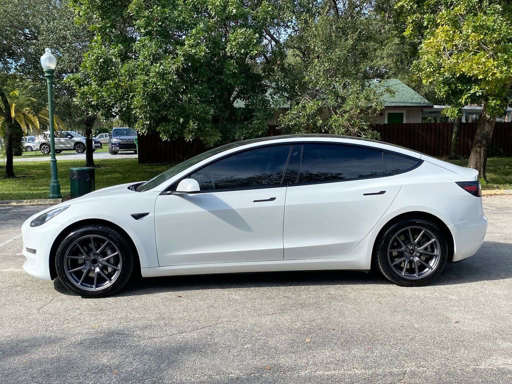 Used 2021 Tesla Model 3 Standard Range Plus image 6