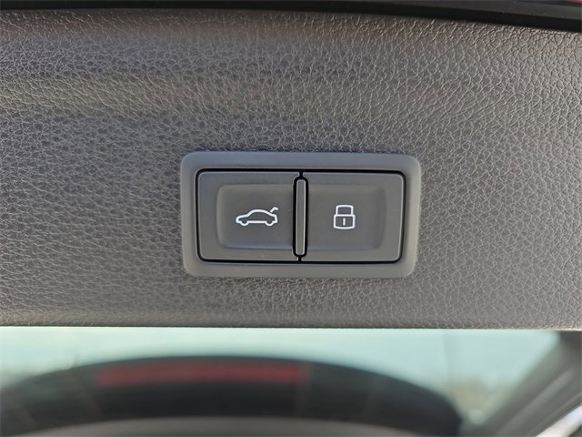 Used 2025 Audi Q3 2.0T Premium Plus w/ Premium Plus Package image 16