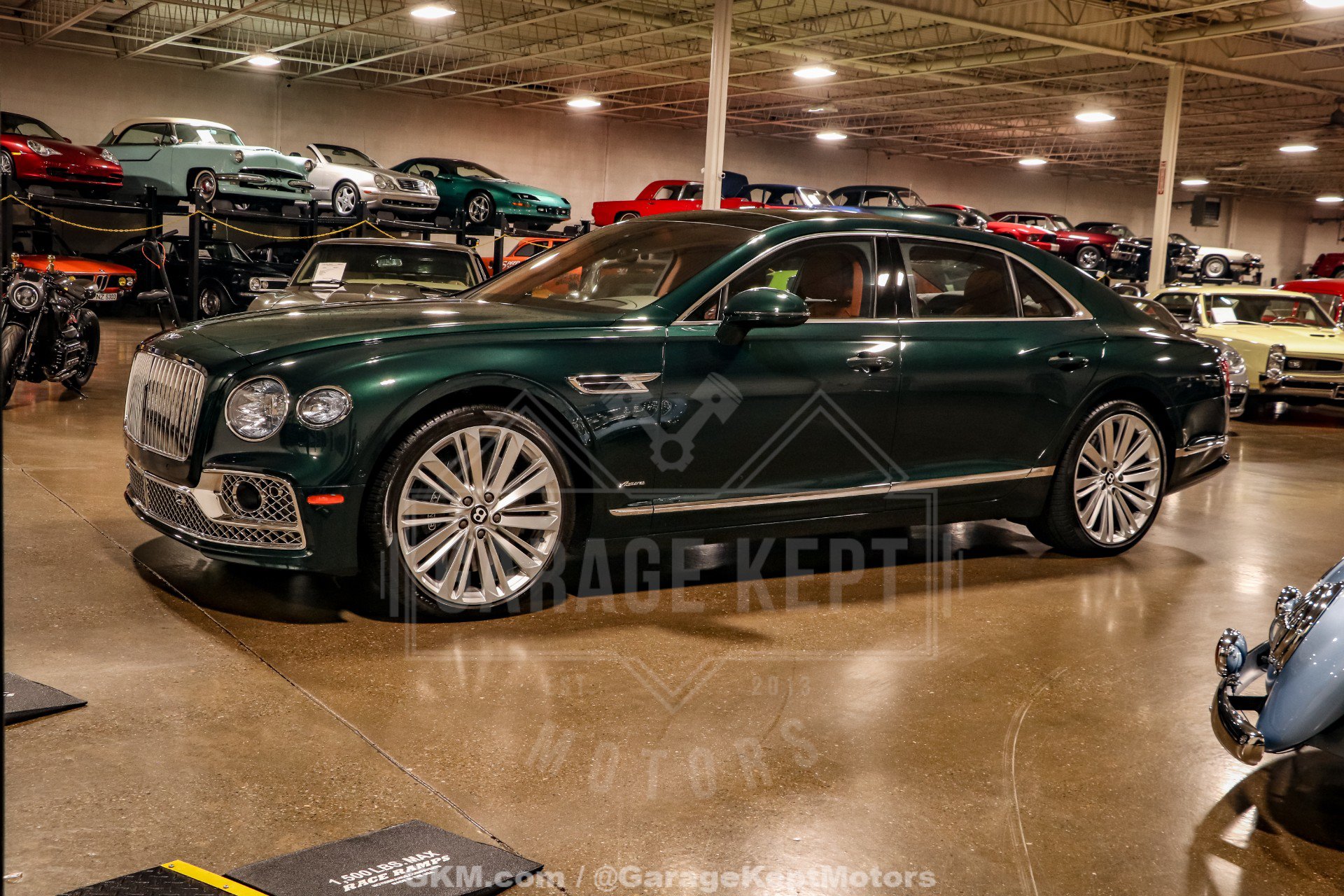 Used 2023 Bentley Flying Spur Azure AWD/4WD image 4