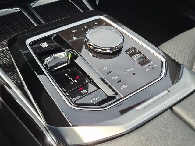 Used 2026 BMW 740i xDrive AWD/4WD image 12