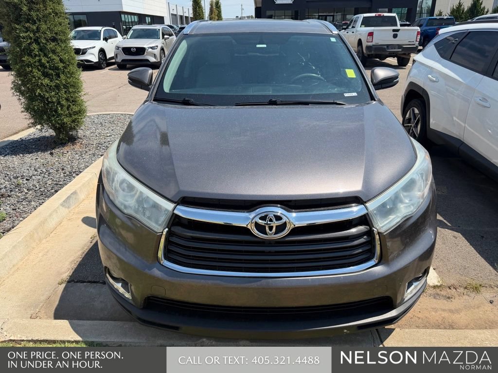 Used 2016 Toyota Highlander Limited FWD image 2