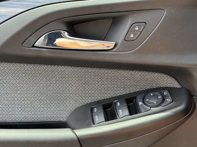 Used 2023 Chevrolet TrailBlazer LT FWD image 21