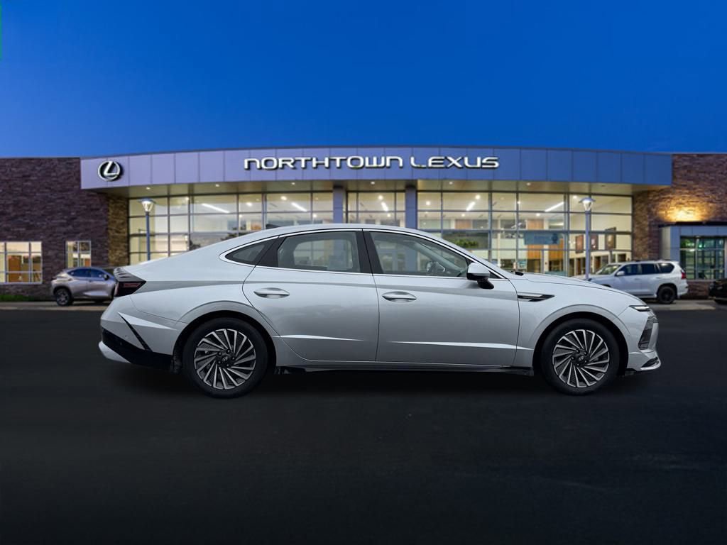 Used 2024 Hyundai Sonata Limited image 24