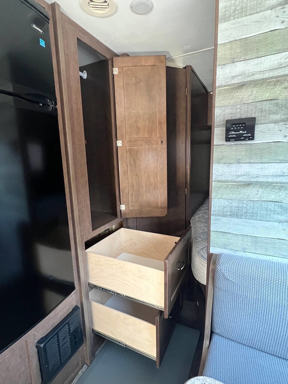 Used 2018 Ford E-350 and Econoline 350 Super Duty w/ Motorhome Prep Package image 39