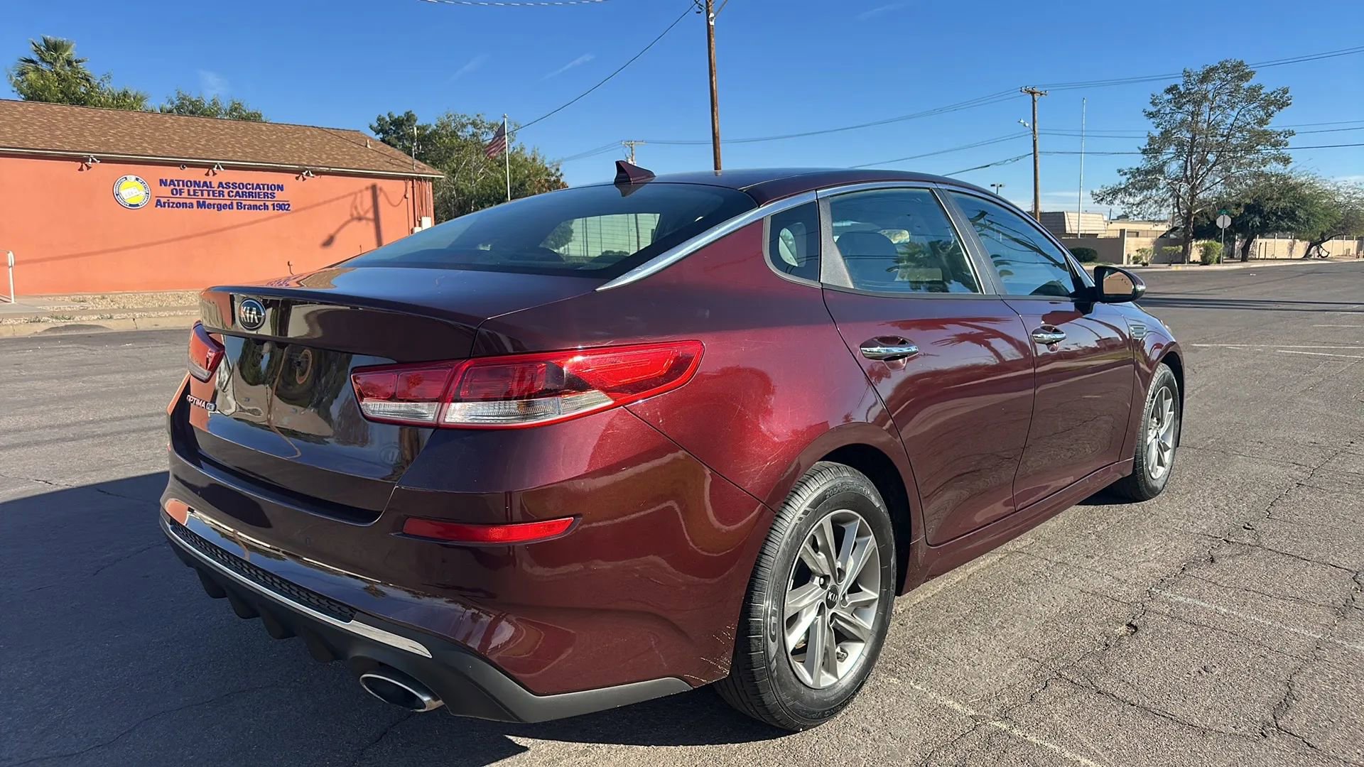 Used 2019 Kia Optima LX image 5