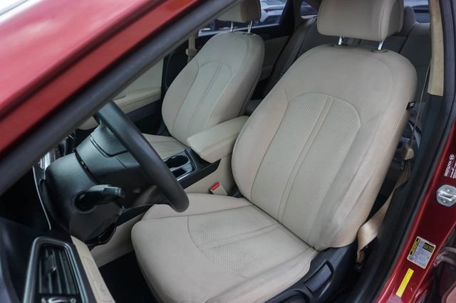 Used 2015 Hyundai Sonata SE w/ Winter Package FWD image 9