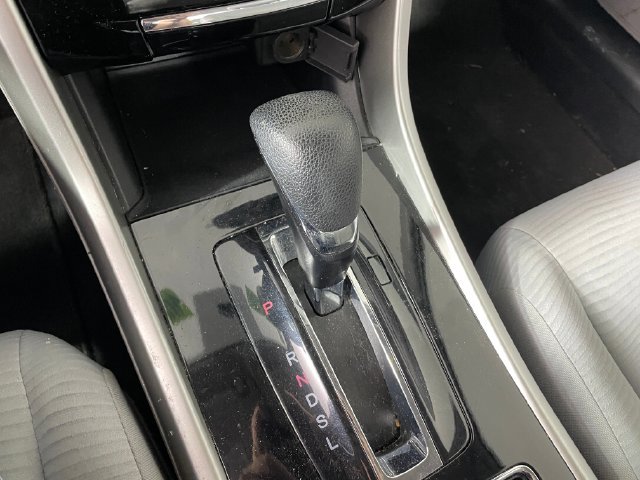 Used 2017 Honda Accord LX image 9
