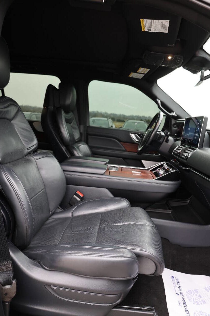 Used 2023 Lincoln Navigator Reserve image 15