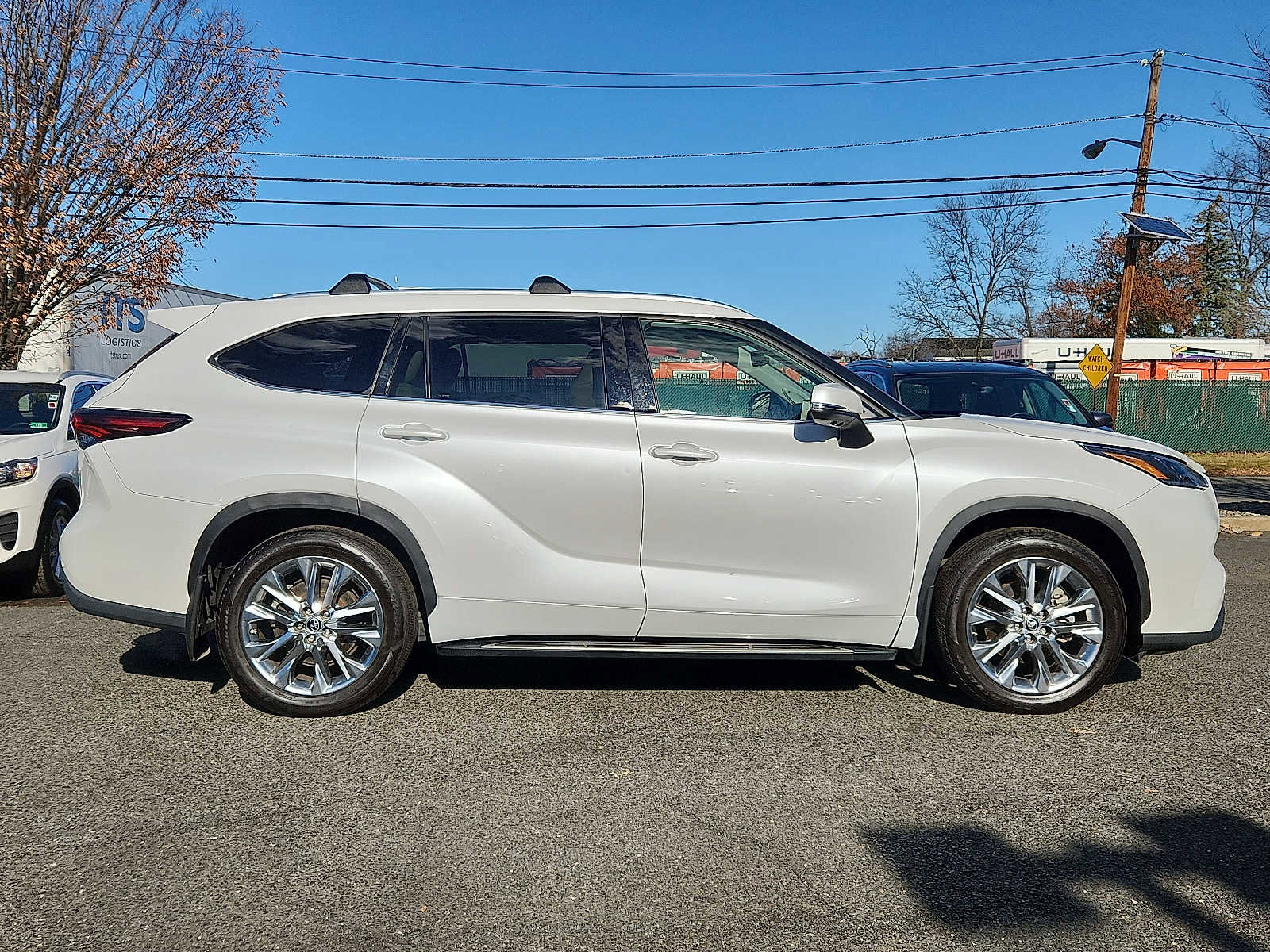 Used 2024 Toyota Highlander Limited image 7