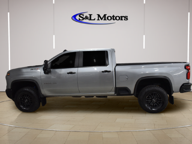 Used 2024 Chevrolet Silverado 2500 ZR2 w/ Technology Package AWD/4WD image 4