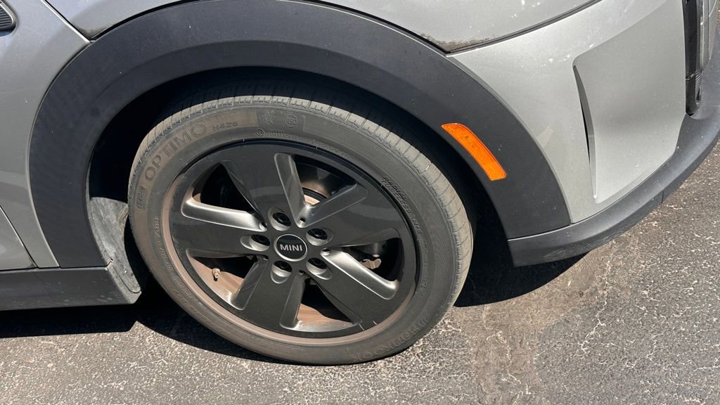 Used 2024 MINI Cooper 2-Door Hardtop FWD image 3