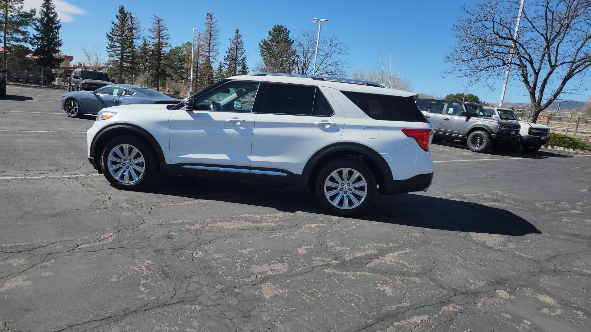 Certified 2023 Ford Explorer Limited w/ Limited Technology Package image 7