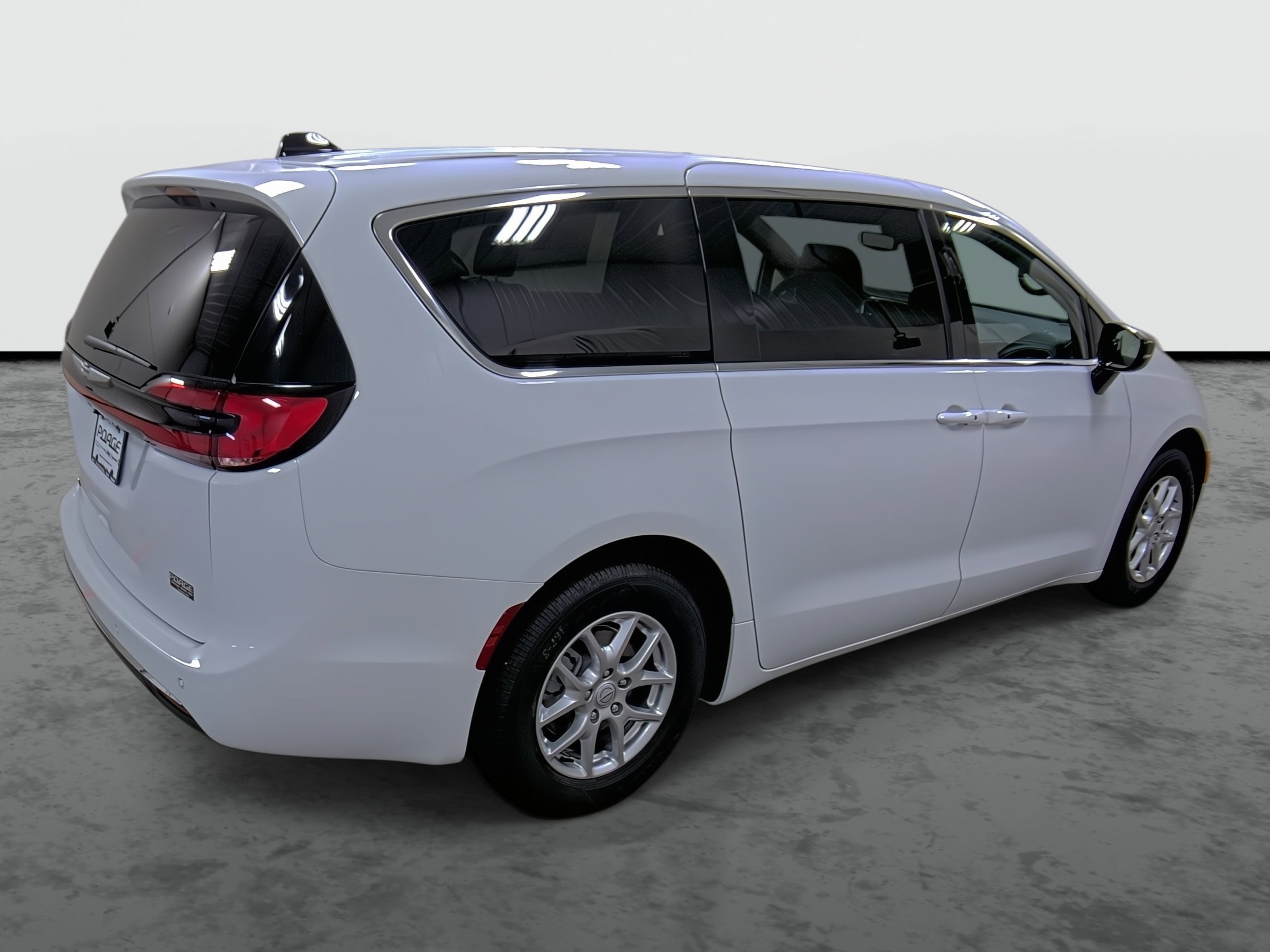 New 2026 Chrysler Pacifica Select image 4