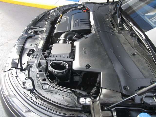 Used 2021 Land Rover Range Rover Evoque R-Dynamic SE image 11