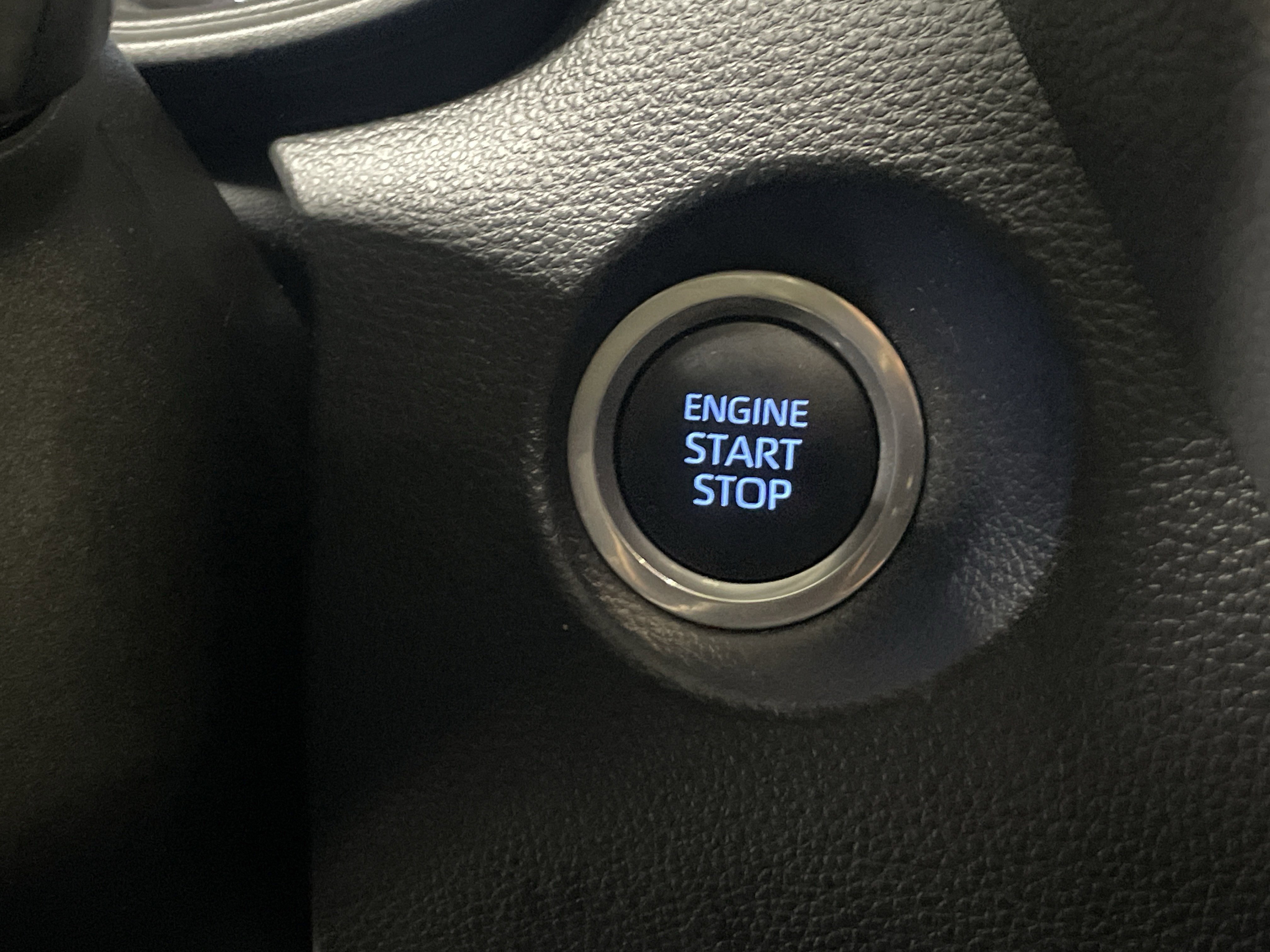 Certified 2022 Toyota Corolla Cross LE image 29