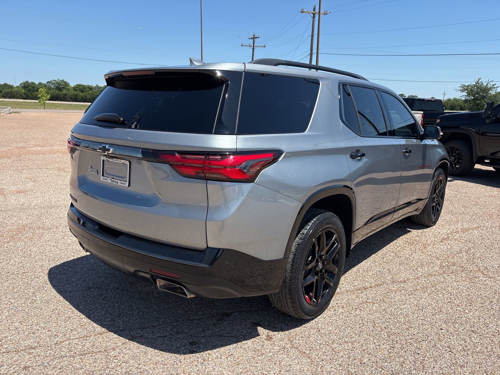 Used 2023 Chevrolet Traverse Premier w/ Redline Edition FWD image 6