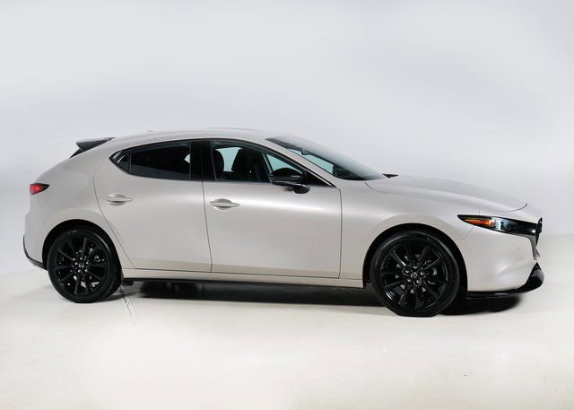 Used 2024 MAZDA MAZDA3 Hatchback w/Premium Plus Pkg image 31