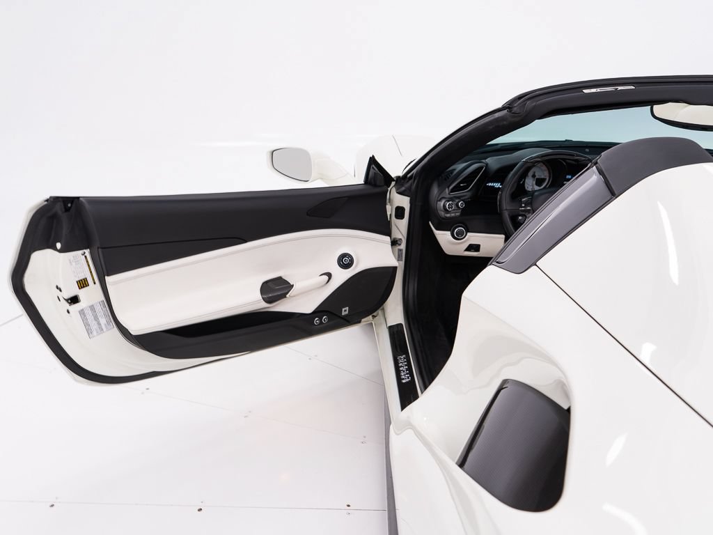 Used 2018 Ferrari 488 Spider RWD image 18