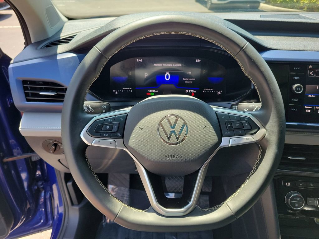 Used 2024 Volkswagen Taos SE w/ Panoramic Sunroof Package FWD image 27