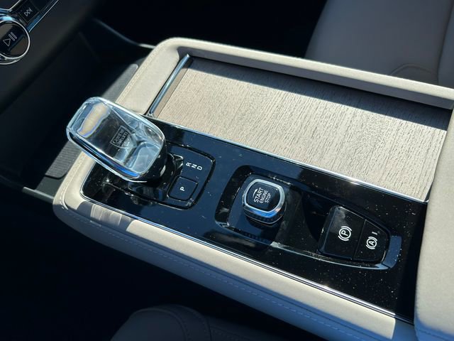 New 2026 Volvo XC90 B6 Plus image 25