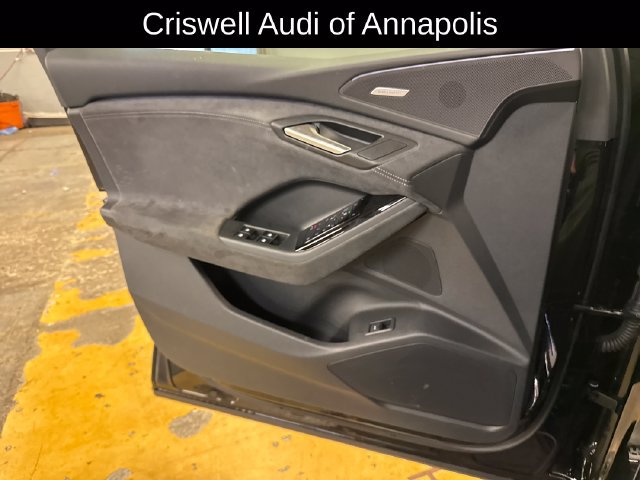 Used 2025 Audi SQ6 e-tron Prestige w/ 21" Wheel Package AWD/4WD image 24