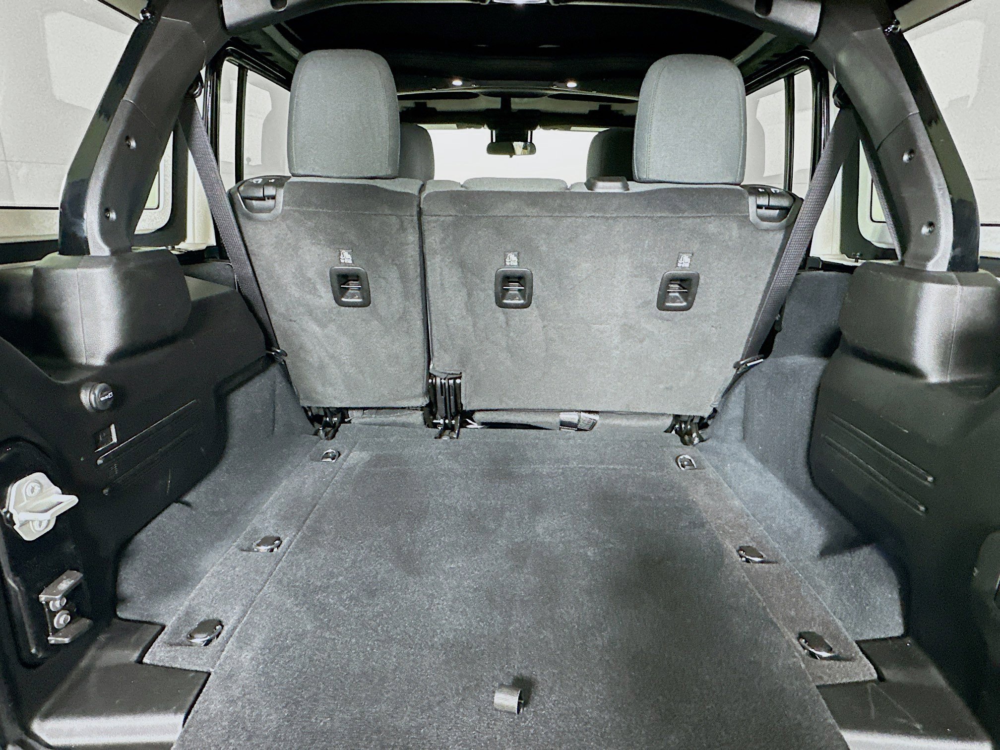 Used 2024 Jeep Wrangler Sport S image 27