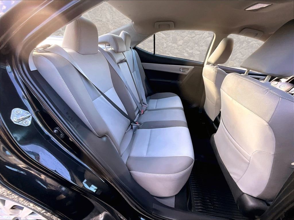 Used 2018 Toyota Corolla LE image 23