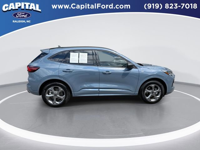 Certified 2024 Ford Escape ST-Line w/ Tech Pack #1 AWD/4WD image 9