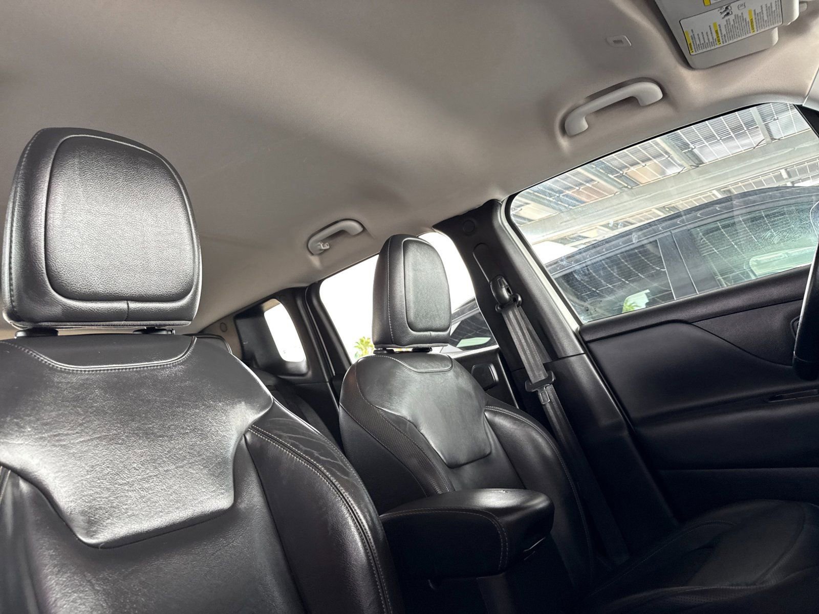 Used 2019 Jeep Renegade Limited w/ UConnect 8.4 Nav Group AWD/4WD image 16