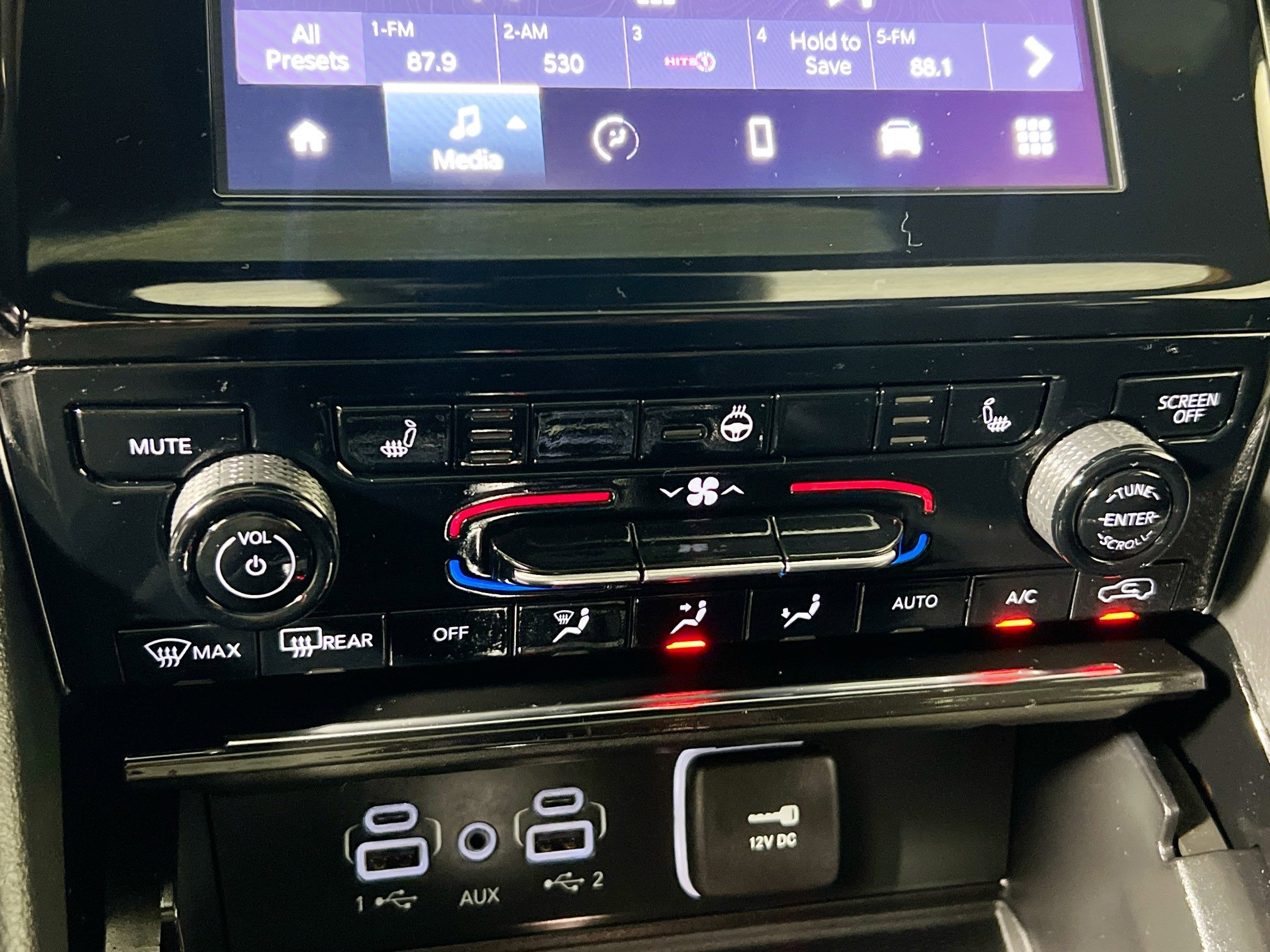 Used 2023 Jeep Grand Cherokee L Laredo image 27