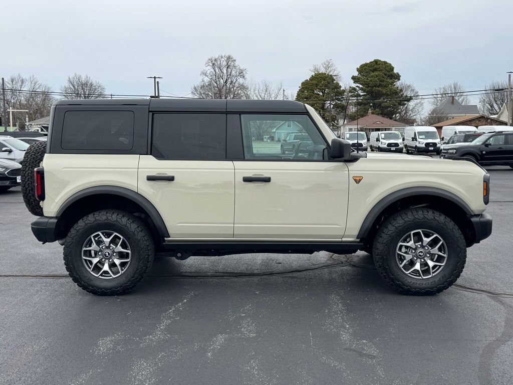 Used 2025 Ford Bronco Badlands image 21