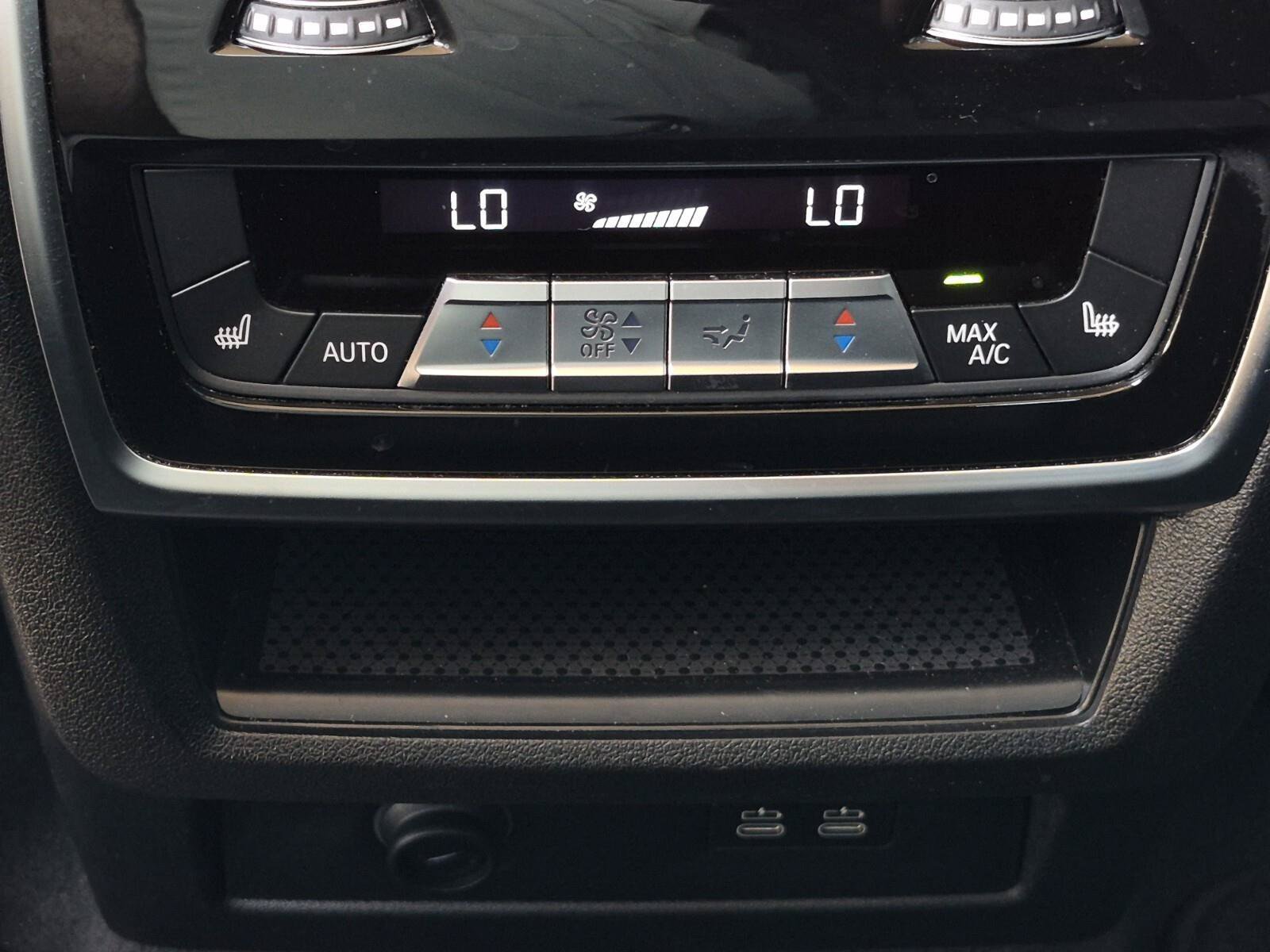 Used 2019 BMW X7 xDrive40i w/ Premium Package AWD/4WD image 25